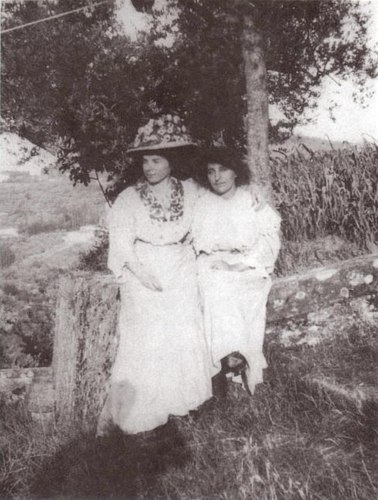 HarrietLevy&AliceToklas,Fiesole,Italy1909.jpg